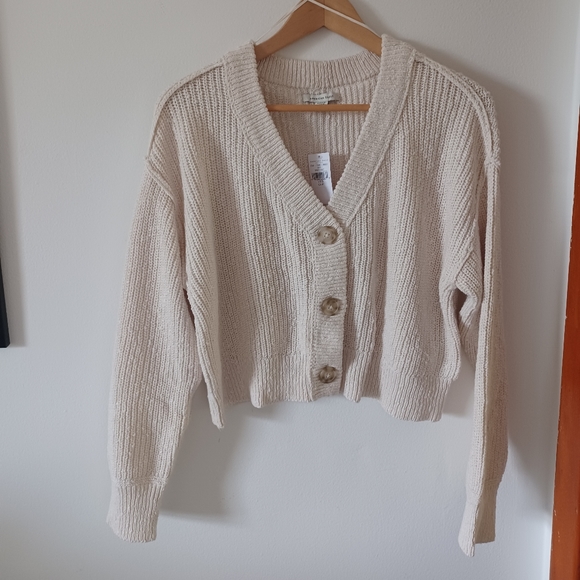 🆕️NWT AE Cropped Cardigan in 'Cream', Size Medium - Picture 8 of 14